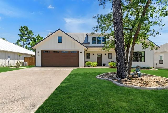 329 Kaanapali LN, Bastrop, TX 78602