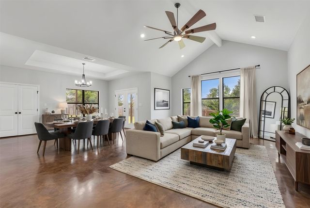 329 Kaanapali LN, Bastrop, TX 78602