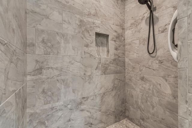 329 Kaanapali LN, Bastrop, TX 78602