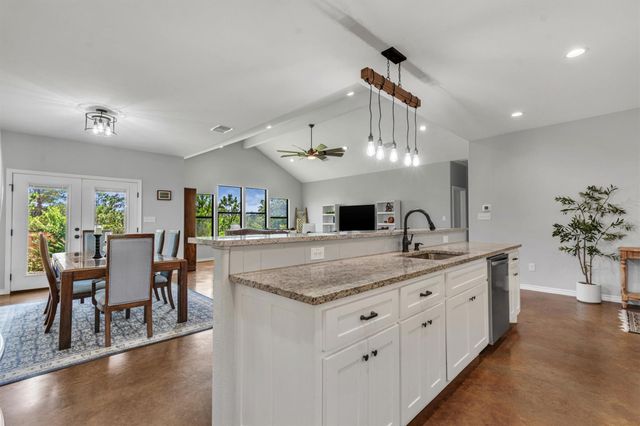 329 Kaanapali LN, Bastrop, TX 78602