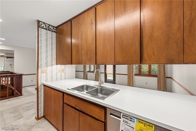 32665 Willow Brook Lane, North Ridgeville, OH 44039