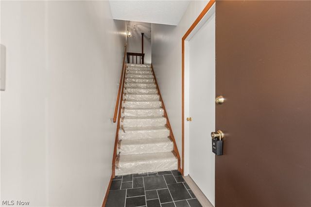 32665 Willow Brook Lane, North Ridgeville, OH 44039