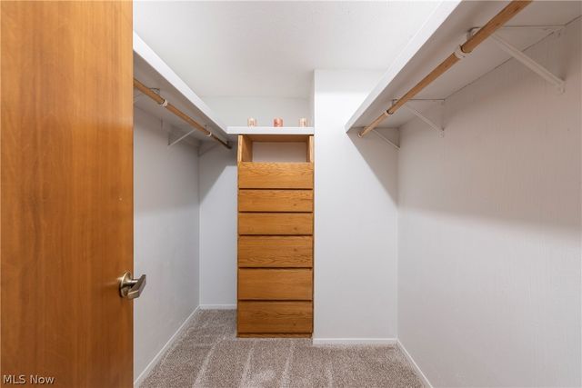 32665 Willow Brook Lane, North Ridgeville, OH 44039