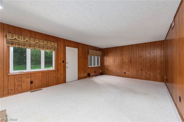 32665 Willow Brook Lane, North Ridgeville, OH 44039