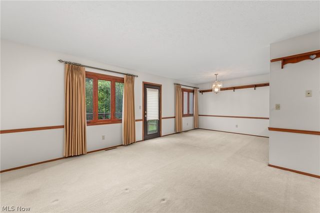 32665 Willow Brook Lane, North Ridgeville, OH 44039