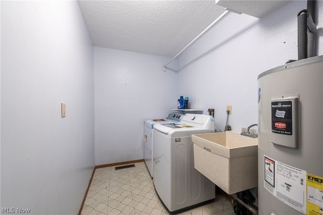 32665 Willow Brook Lane, North Ridgeville, OH 44039