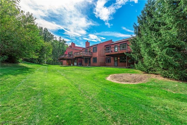 32665 Willow Brook Lane, North Ridgeville, OH 44039