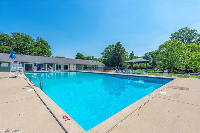 32665 Willow Brook Lane, North Ridgeville, OH 44039