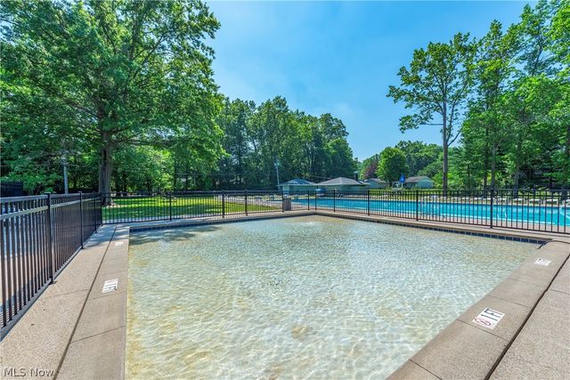 32665 Willow Brook Lane, North Ridgeville, OH 44039