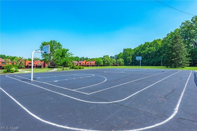 32665 Willow Brook Lane, North Ridgeville, OH 44039