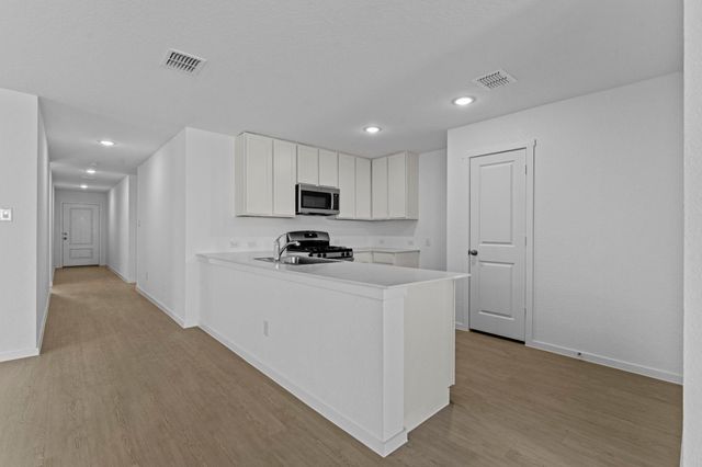 129 Alameda DR, Fredericksburg, TX 78624