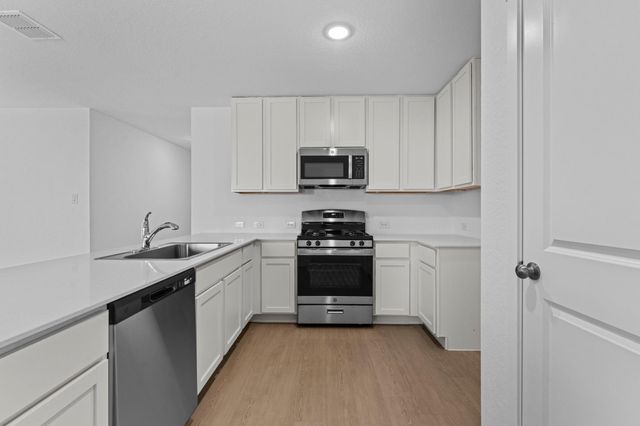 129 Alameda DR, Fredericksburg, TX 78624