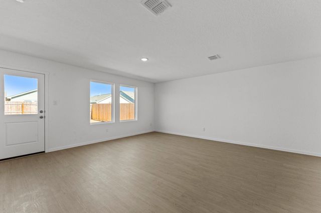 129 Alameda DR, Fredericksburg, TX 78624
