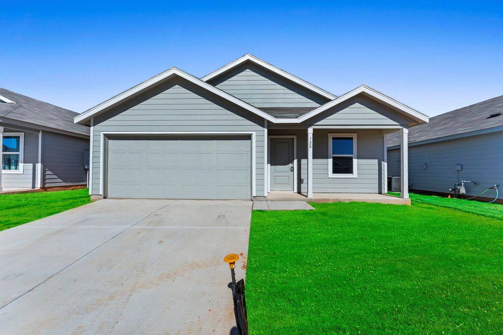 129 Alameda DR, Fredericksburg, TX 78624