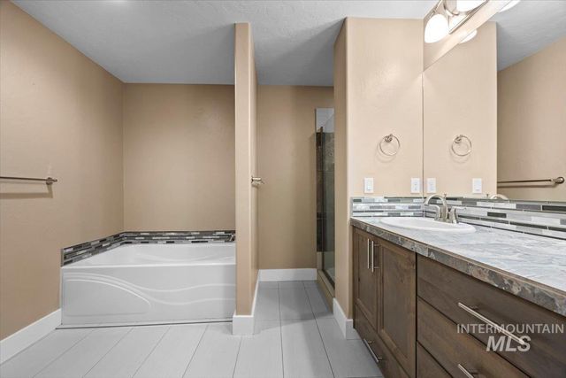 13557 Signorello St, Caldwell, ID 83607