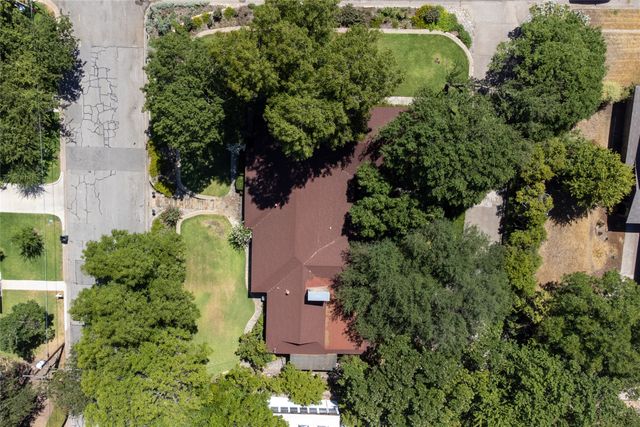 601 W Columbia Street, Weatherford, TX 76086