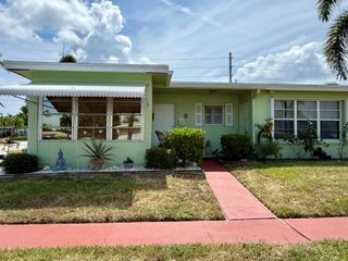 100 Pine Point Drive A, Boynton Beach, FL 33435