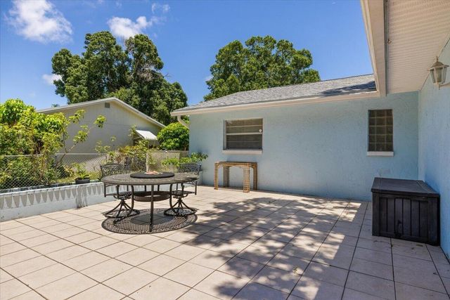 1735 40th Avenue, Vero Beach, FL 32960