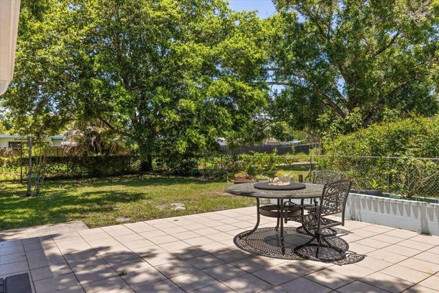 1735 40th Avenue, Vero Beach, FL 32960