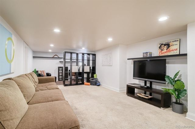 2621 N Elm Street, Denver, CO 80207