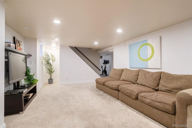2621 N Elm Street, Denver, CO 80207