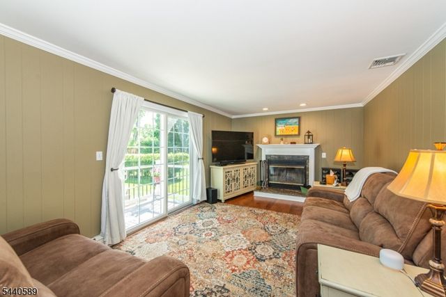 8 Clearfield Rd, Roxbury Twp., NJ 07876