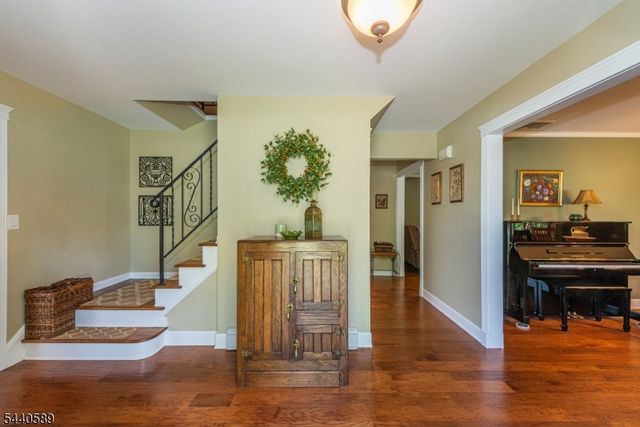 8 Clearfield Rd, Roxbury Twp., NJ 07876