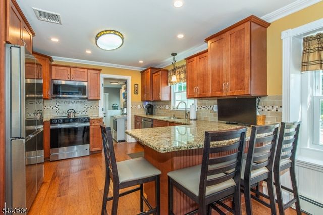 8 Clearfield Rd, Roxbury Twp., NJ 07876
