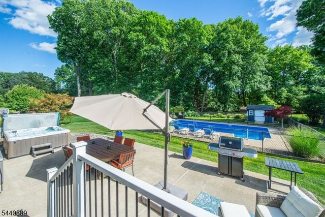 8 Clearfield Rd, Roxbury Twp., NJ 07876