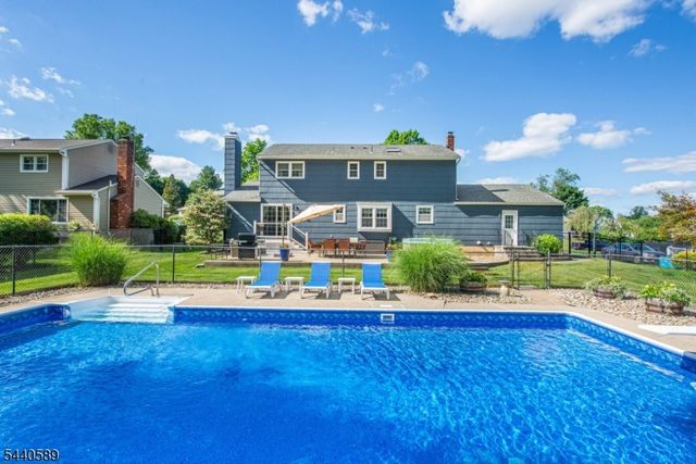 8 Clearfield Rd, Roxbury Twp., NJ 07876