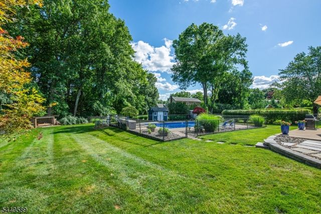 8 Clearfield Rd, Roxbury Twp., NJ 07876