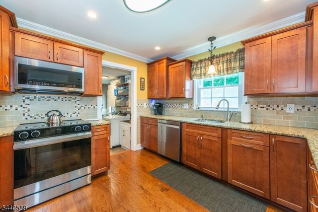 8 Clearfield Rd, Roxbury Twp., NJ 07876