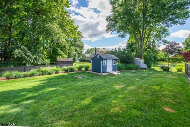 8 Clearfield Rd, Roxbury Twp., NJ 07876