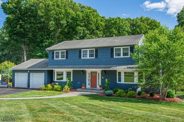8 Clearfield Rd, Roxbury Twp., NJ 07876