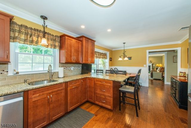 8 Clearfield Rd, Roxbury Twp., NJ 07876