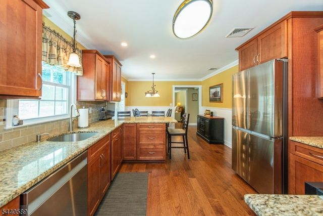 8 Clearfield Rd, Roxbury Twp., NJ 07876