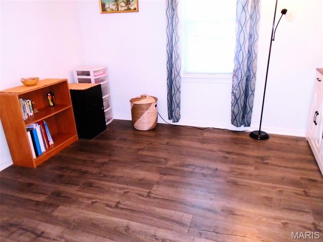 3582 Long Drive, St Ann, MO 63074