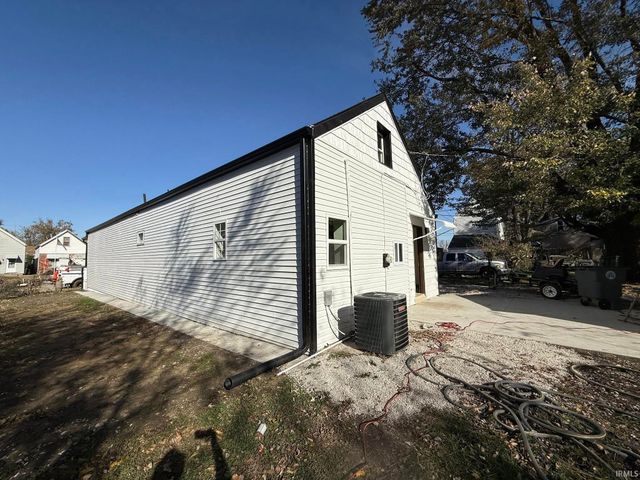 1112 W Iowa Street, Evansville, IN 47710