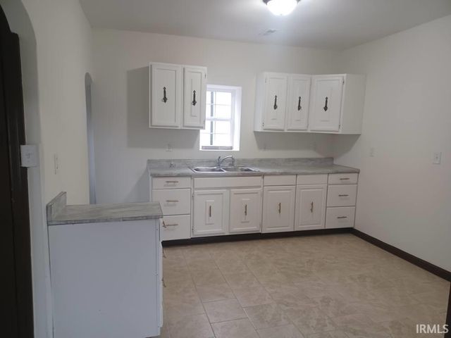 1112 W Iowa Street, Evansville, IN 47710