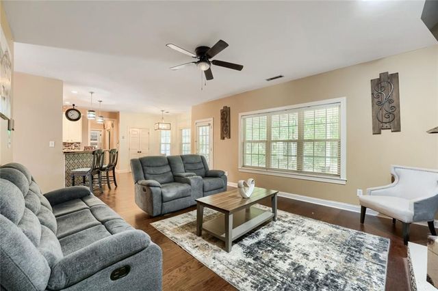 60 Crooked Stick Walk, Newnan, GA 30265