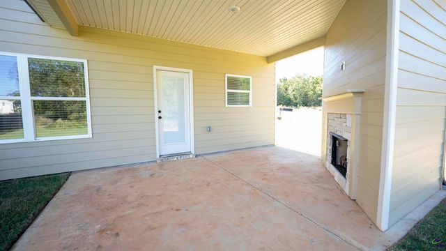 102 Oak Branch Lane, Bonaire, GA 31005