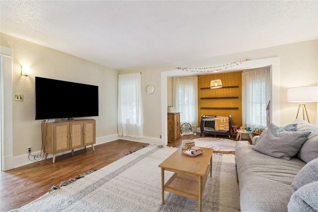 705 Hatton Avenue, Dallas Center, IA 50063