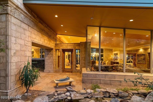 7301 N Secret Canyon Drive, Tucson, AZ 85718