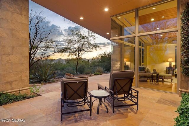 7301 N Secret Canyon Drive, Tucson, AZ 85718