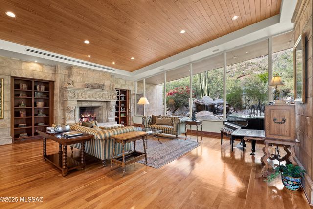 7301 N Secret Canyon Drive, Tucson, AZ 85718