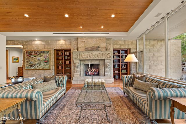 7301 N Secret Canyon Drive, Tucson, AZ 85718