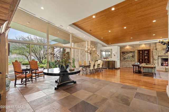 7301 N Secret Canyon Drive, Tucson, AZ 85718