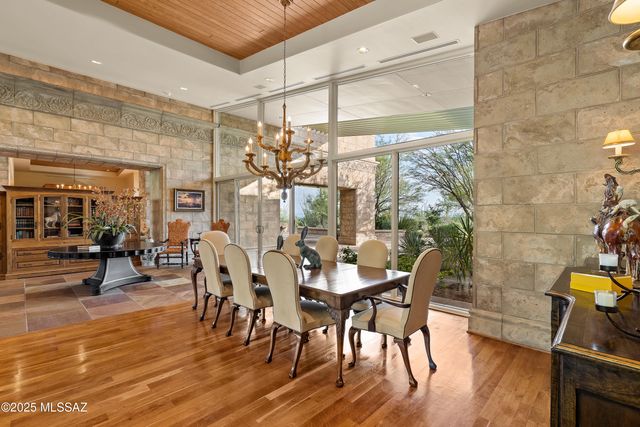 7301 N Secret Canyon Drive, Tucson, AZ 85718