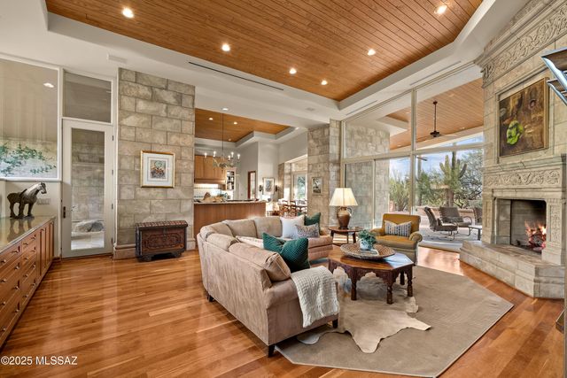 7301 N Secret Canyon Drive, Tucson, AZ 85718