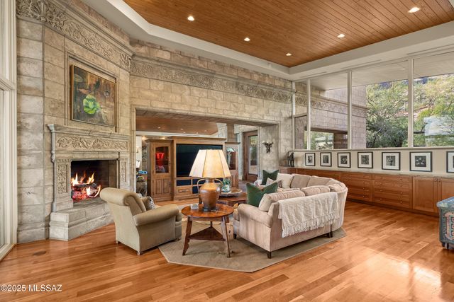 7301 N Secret Canyon Drive, Tucson, AZ 85718